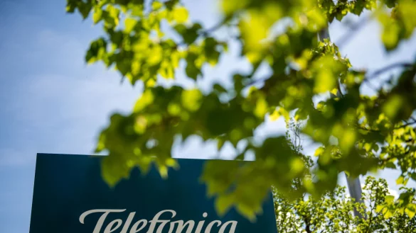 Beim Mobilfunk-Ausbau kommt das Telekommunikationsunternehmen Telef&oacute;nica Deutschland st&auml;rker unter Druck. - &copy; dpa