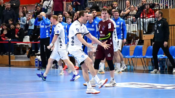 Bobby Schagen schreit seine Freude über den schwer erkämpften Auswärtssieg heraus. - © Sylvia Goeres