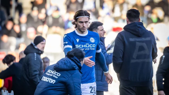 Roberts Uldrikis war bei DSC-Trainer Mitch Kniat (r.) zuletzt gesetzt. - &copy; Sarah Jonek