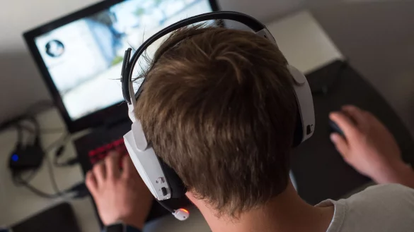 Gamer - &copy; Foto: Lino Mirgeler