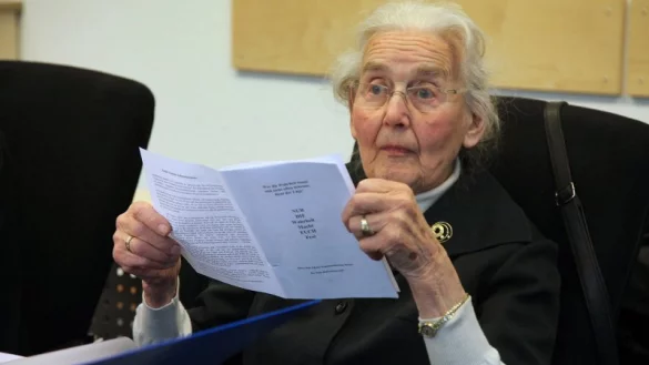 Polizeibeamte durchsuchten die Wohnung von Ursula Haverbeck. - &copy; Archivfoto: Bernhard Preuss