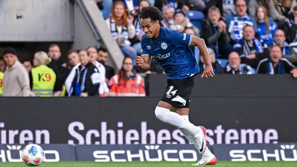 Thadd&auml;us Momuluh stand seit seinem Wechsel zweimal in Arminias Startelf. Gegen seinen Ex-Klub Hannover 96 m&ouml;chte er nat&uuml;rlich auch von Beginn an mitmischen. - &copy; Teresa Kroeger