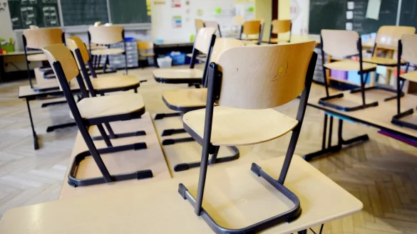 Leeres Klassenzimmer: In NRW fehlen tausende Lehrkr&auml;fte. - &copy; picture alliance