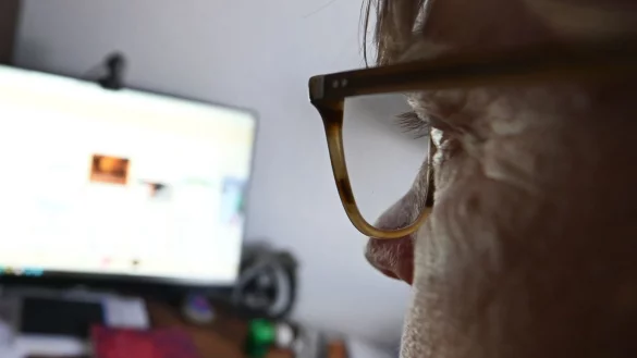 &Uuml;berlastung im Homeoffice - &copy; Foto: Bernd Weissbrod/dpa/dpa-tmn