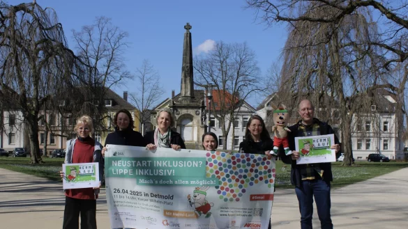 Julia Wolfrum (Stadtsportverband, von links), Vanessa Mohnke und Sonja Wagner (EUTB Beratung und Selbsthilfe Lippe), Monika Heel (Kreis Lippe), Merle Malburg und Uli Dubbert (Stadt Detmold) leiten das Projekt "Neustart Inklusion? Lippe Inklusiv!". - © Nina Schröder