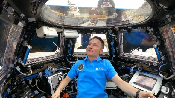 - &copy; NASA/ESA-M.Maurer/dpa