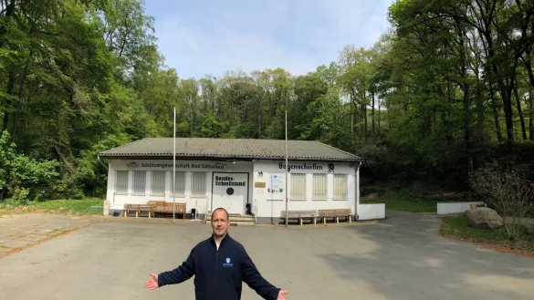 Was passiert hier im Sommer? Sascha Ruge, Vorsitzender der Sch&uuml;tzengesellschaft Bad Salzuflen, hofft, dass es 2020 am Schie&szlig;stand auf dem Obernberg wenigstens zu einem kleinen Fest, einen sogenannten Ausmarsch, kommen kann.&nbsp; - &copy; Thomas Reineke