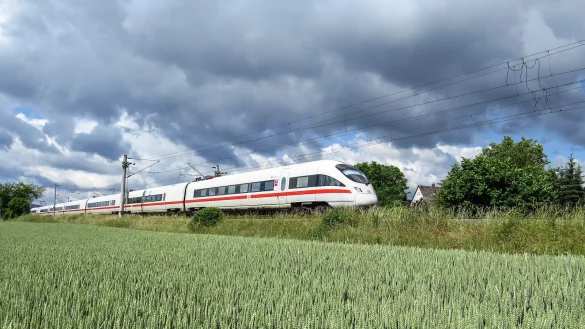 Die Bundesregierung plant eine ICE-Hochgeschwindigkeitsstrecke zwischen Bielefeld und Hannover. Das Vorhaben k&ouml;nnte auch Kalletal und Bad Salzuflen betreffen. - &copy; Symbolbild: Pixabay