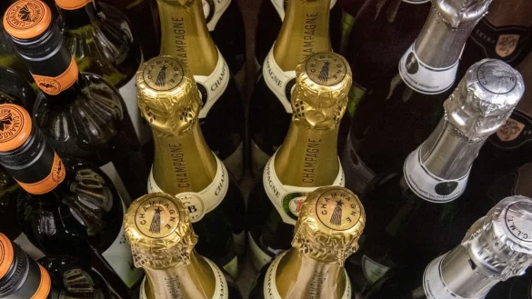 Champagner - &copy; Foto: Paul Zinken/dpa/Symbolbild