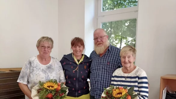 Der letzte Vorstand des M&auml;nner- und Frauenchors Wahmbeckerheide: (von links) Vorsitzende Karola Wippermann, Schriftf&uuml;hrerin Heike Plitt, Kassierer Lothar B&uuml;ker und zweite Vorsitzende Beate Stratemann. - &copy; M&auml;nner- und Frauenchor Wahmbeckerheide