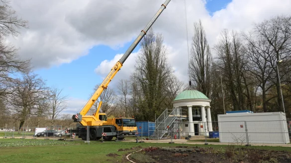 Arbeiten am Leopold-Sprudel. - &copy; Alexandra Schaller