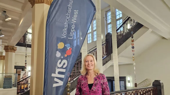Die Direktorin der VHS Lippe-West, Ute Reichert, geht mit ihrem Team neue Wege. Es gibt im Bereich der Verwaltung eine Kooperation mit der Stadt Lage. - © Astrid Sewing