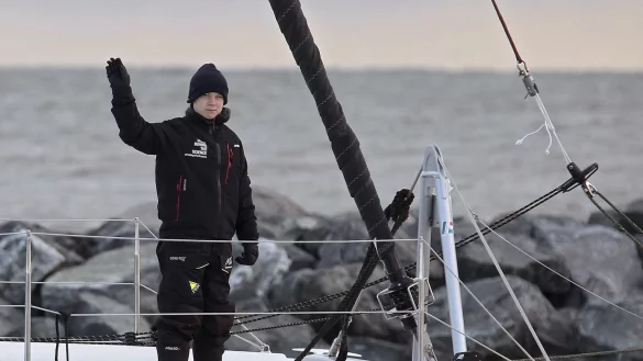Greta Thunberg an Bord des Katamarans &laquo;La Vagabonde&raquo; - &copy; Foto: Rob Ostermaier/The Virginian-Pilot/AP/dpa