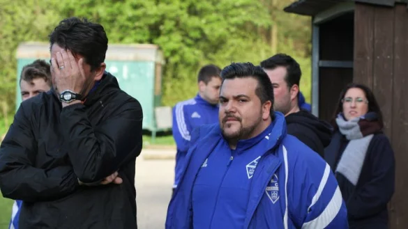 Sorgen in den Gesichtern: Trainer Miron Tadic und Manager Sladjan Vucetic. - &copy; Archivfoto: Sebastian Lucas