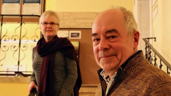 VHS-Leiter Johannes Reineke (rechts) geht im Januar in den Ruhestand. Seine bisherige Stellvertreterin Andrea Lemm &uuml;bernimmt die Leitung. - &copy; Yvonne Glandien