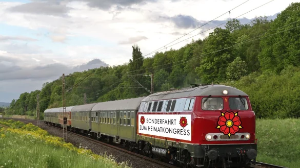 Auf nach Münster: Zum Kongress in der Domstadt wird der Lippische Heimatbund mit dem Heckeneilzug fahren. Insbesondere Lippes Landeseisenbahner leisten gute Nachwuchsarbeit. - © Henning Gothe /Montage: Oliver Wendtland