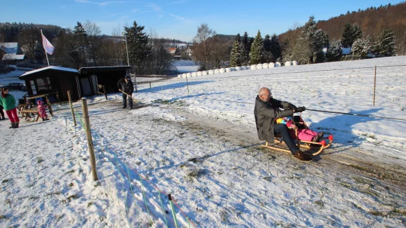 Heute wieder in Betrieb: die Ski- und Schlittenlifte in Linderhofe. - © Archiv: Jens Rademacher