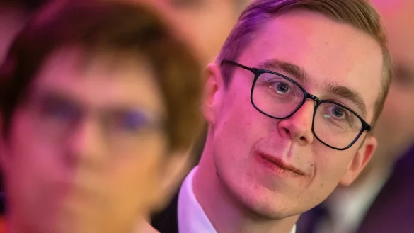 Philipp Amthor - &copy; Foto: Jens B&uuml;ttner/dpa-Zentralbild/dpa