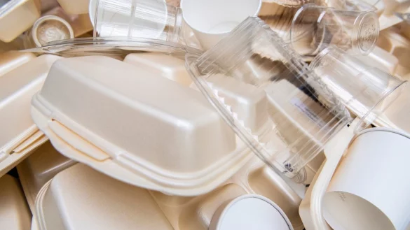 Verbot von Einweg-Plastik-Produkten - &copy; Foto: Robert G&uuml;nther/dpa-tmn