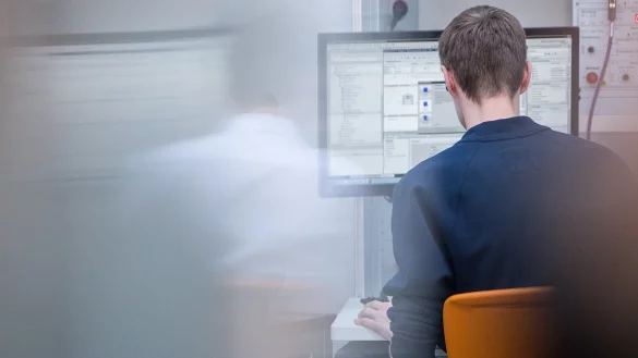 IT-Auszubildung - &copy; Foto: Sebastian Gollnow