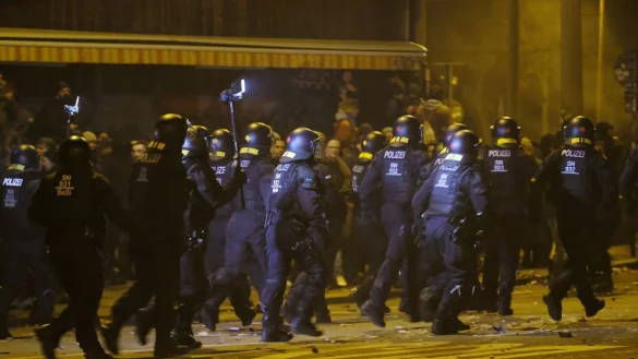 Polizeieinsatz in Connewitz - &copy; Foto: Sebastian Willnow/dpa-Zentralbild/dpa