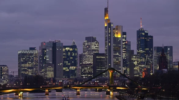 - © Arne Dedert/dpa