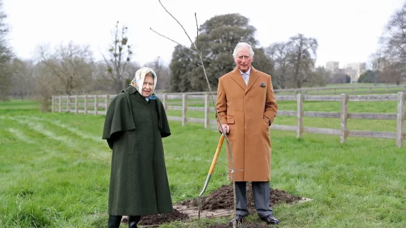 Queen Elizabeth und Prinz Charles - &copy; Foto: Chris Jackson/PA Media/dpa