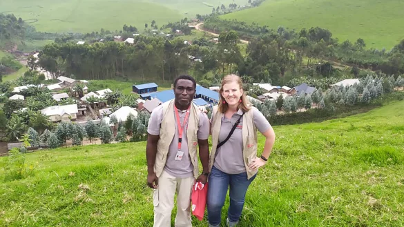 James Dufresne und Melanie Pl&ouml;ger vom Team der Johanniter-Auslandshilfe im Kongo. - &copy; Johanniter