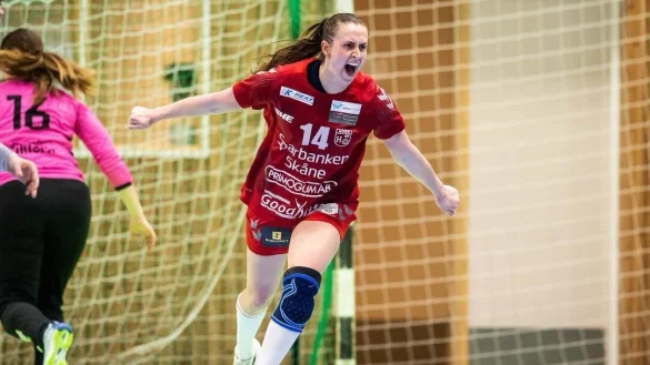 Malin Sandberg feiert einen Treffer. - © Christoffer Borg Mattisson