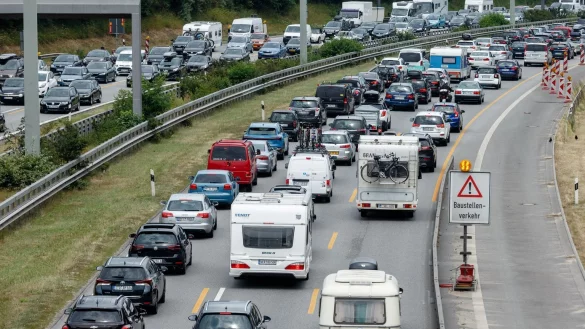Sommerreisewelle in Hamburg - &copy; Foto: Markus Scholz