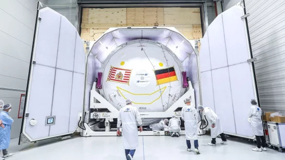 Oberstufe der neuen Tr&auml;gerrakete Ariane 6 - &copy; Foto: Frank T. Koch / Hill Media GmbH/Photo/dpa