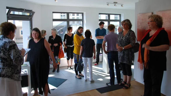 Andrang: In der Produzentengalerie 13.14 schauten bei der vergangenen Kunstnacht viele G&auml;ste vorbei.&nbsp; - &copy; Detmolder Kunstnacht