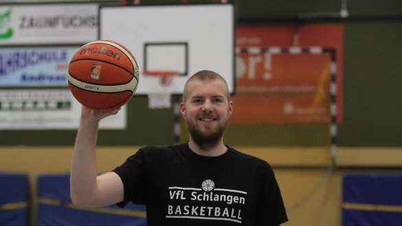 Felix Huchtmann tr&auml;gt gerne den Dress des VfL Schlangen. - &copy; Sebastian Lucas