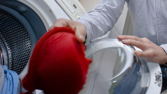 Gesichert waschen - &copy; Foto: Markus Scholz/dpa-tmn