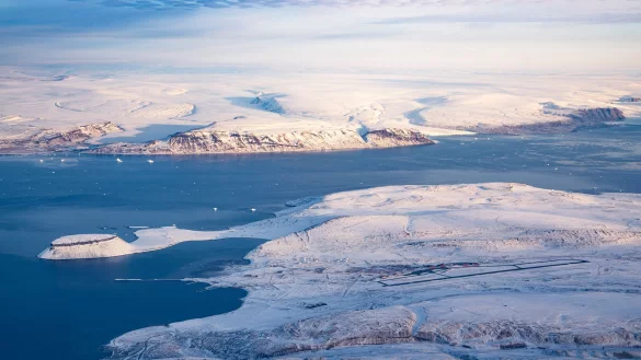 Usha Vance wollte zunächst alleine nach Grönland reisen. Nun wird sie von US-Vizepräsident J.D. Vance auf die Militärbasis Pituffik im Nordwesten von Grönland begleitet. - © Thomas Traasdahl/Ritzau Scanpix/