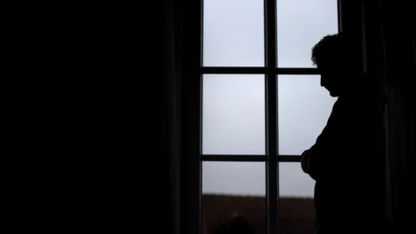 Viele Geflüchtete in Deutschland leiden unter psychischen Erkrankungen. Um Hilfe zu bekommen, muss aber erst ein Notfall eintreten. Ein Experte sieht das System kritisch. - © Sina Schuldt/dpa/dpa-tmn