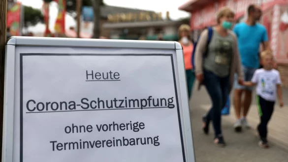 "Ohne Terminvereinbarung" - &copy; Foto: Bernd W&uuml;stneck/dpa-Zentralbild/dpa