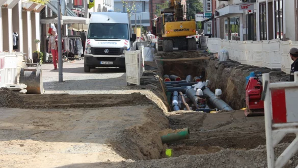 Bei den Bauarbeiten in der Mittelstra&szlig;e ist ein Kabel besch&auml;digt worden. - &copy; Vasco Stemmer
