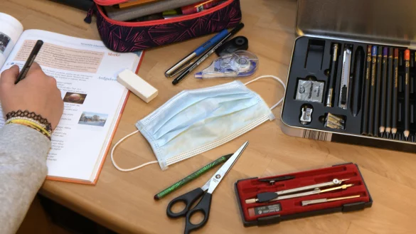 Schulunterricht soll ab 15. M&auml;rz wieder &uuml;berwiegend in Pr&auml;senz stattfinden. - &copy; picture alliance / M.i.S.-Sportpressefoto