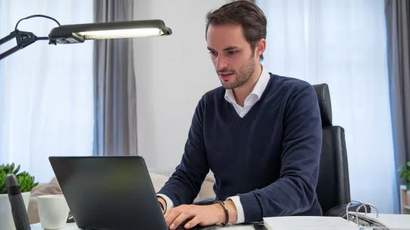 Remote Work Digital vernetzt Arbeiten - &copy; Foto: Christin Klose/dpa-tmn