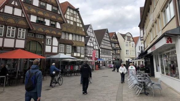 Blick in die Lange Stra&szlig;e, das Herz der Fu&szlig;g&auml;ngerzone in Bad Salzuflen. - &copy; Sven Kienscherf