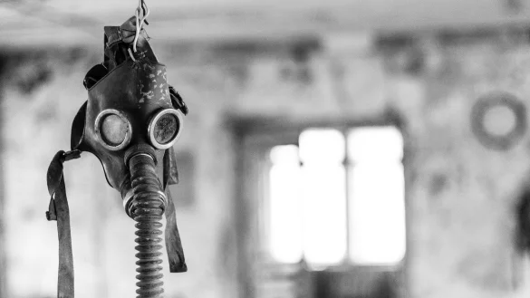 Mit Atemschutzmasken haben Ersthelfer versucht, die Strahlenbelastung im kontaminierten Tschernobyl zu minimieren. - &copy; Symbolfoto: Pixabay