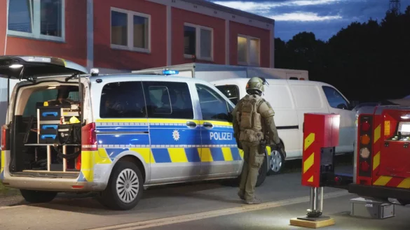 Die lippische Polizei hat am Montagabend Unterst&uuml;tzung vom SEK bekommen, das nach Blomberg ausr&uuml;ckte. - &copy; Freitag Mediengruppe