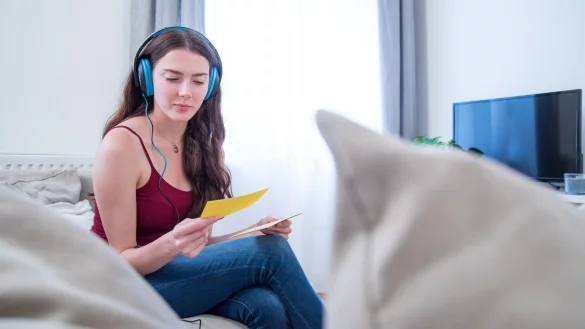 Podcast, Tutorial und Erkl&auml;rvideo zur Weiterbildung nutzen - &copy; Foto: Christin Klose/dpa-tmn