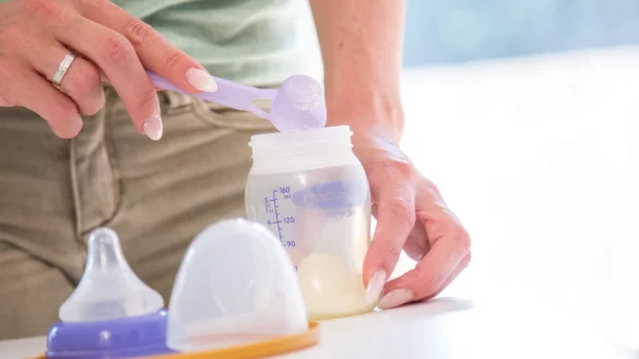 &laquo;&Ouml;ko-Test&raquo; findet weniger R&uuml;ckst&auml;nde in Babynahrung - &copy; Foto: Christin Klose/dpa-tmn