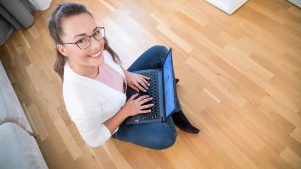 Mit Checkliste in die Ausbildung starten - &copy; Foto: Christin Klose/dpa-tmn