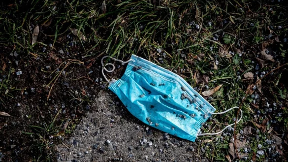 CSchutzmasken sicher entsorgen - &copy; Foto: Zacharie Scheurer/dpa-tmn