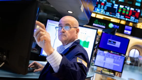 - &copy; Allie Joseph/NYSE/XinHua/dpa