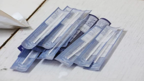 Corona-Schnelltests in Hildburghausen - &copy; Foto: Bodo Schackow/dpa-Zentralbild/dpa