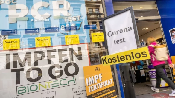 Apotheke in M&uuml;nchen - &copy; Foto: Peter Kneffel/dpa